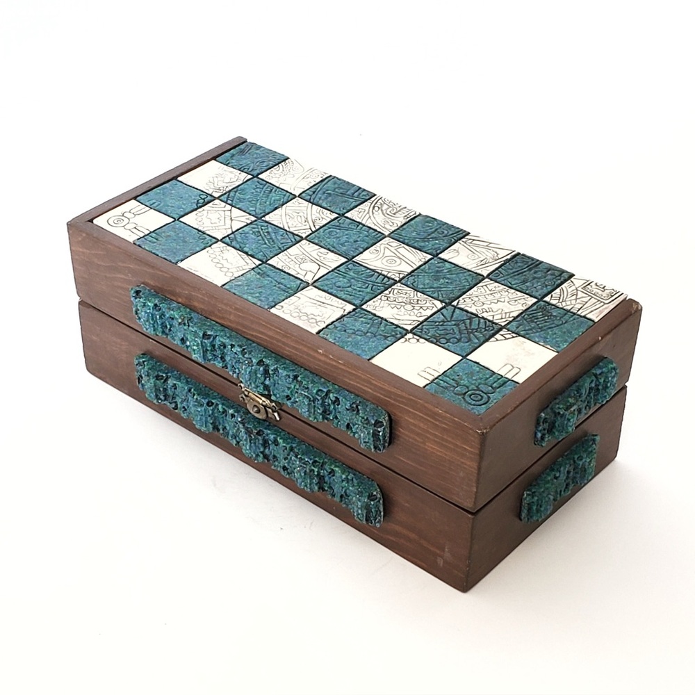 Vintage Mayan Aztec Conquistadors Folding Chess Set Turquoise Green & Off White